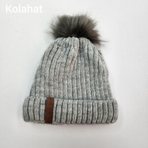 کلاه بافت رنگی پوم دار مارک چرمی (KLT-T3322)